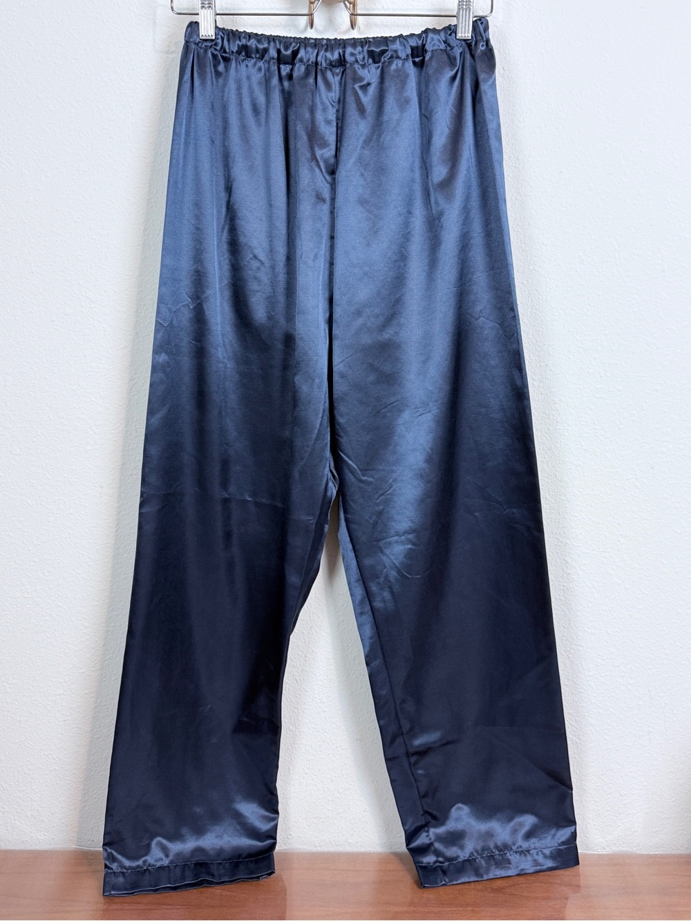 Labeaux Women's Satin Button-Up Long Sleeve Pajama Set Navy M - Picture 7 of 12